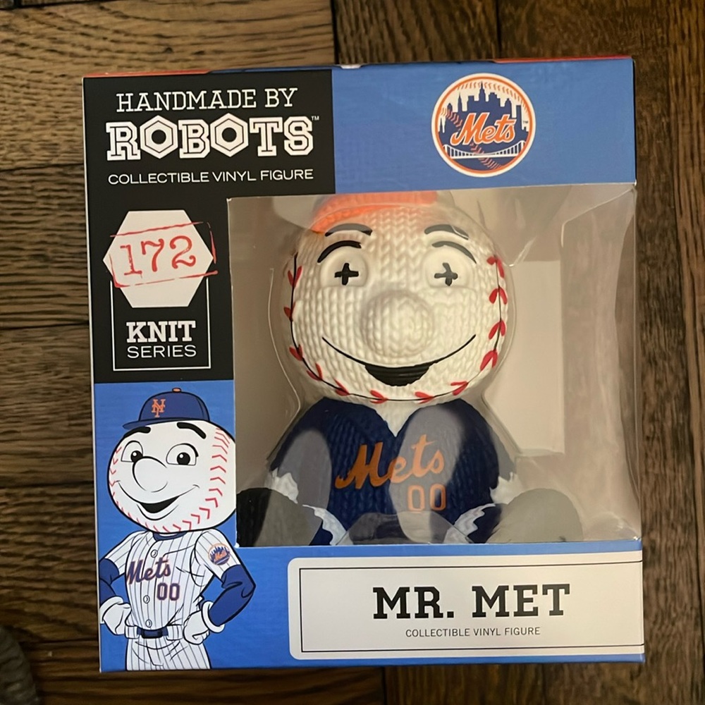 NEW Official METS vinyl figure